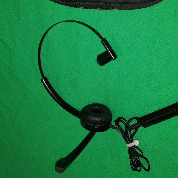 Mpow Single Sided USB Headset with Microphone and case - Picture 3 of 5